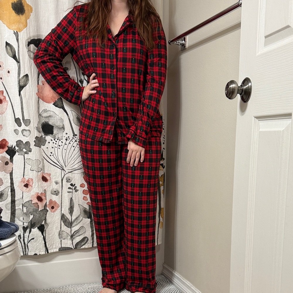 Women’s Jaclyn Dad Matching Family Notch Collar Xmas Tree Plaid Pajama Set. Sz M